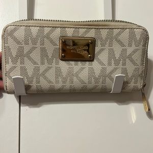 Michael kors wallet slightly used